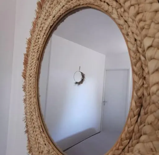 Apartament Acces Direct A La *